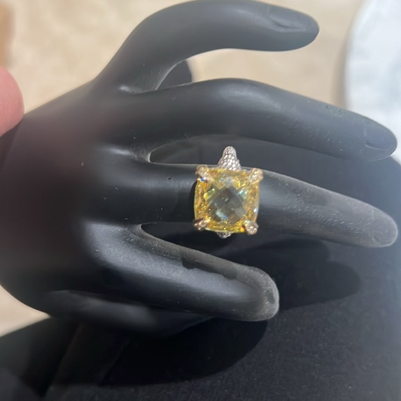 Judith Ripka Canary Cushion Ring. size 6 NIB - Picture 14 of 14